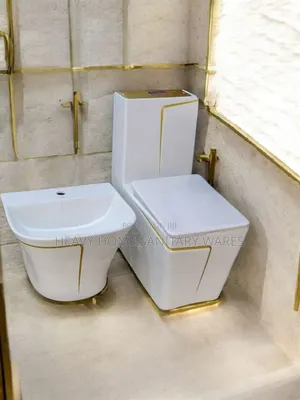 Square Married Water Closet 001