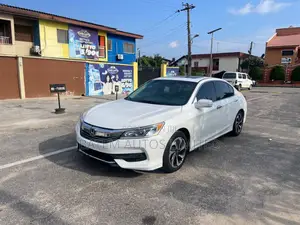Honda Accord Touring 4dr Sedan FWD (3.5L 6cyl 6A) 2016 White