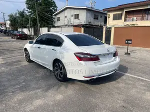 Honda Accord Touring 4dr Sedan FWD (3.5L 6cyl 6A) 2016 White