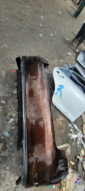 Back Bumper Es 350 2018