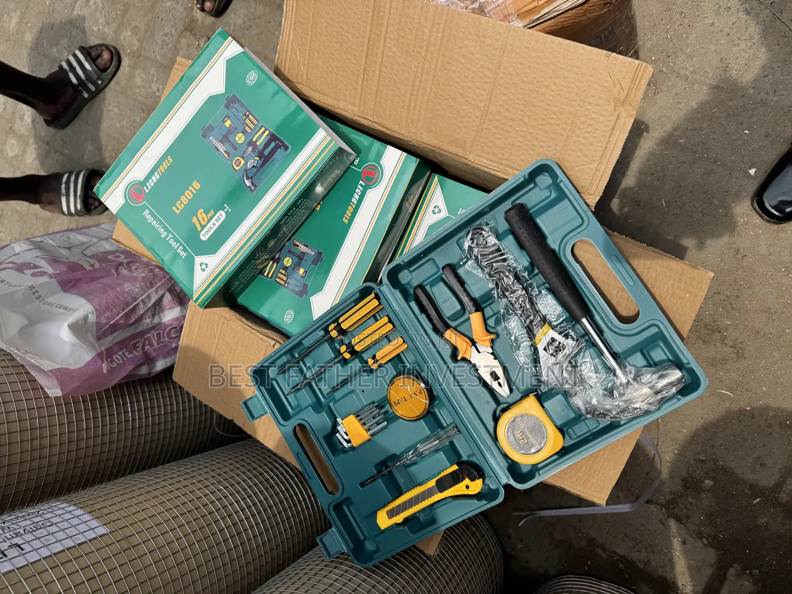 16 Pieces of Tools Box