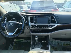 Toyota Highlander 2016 Silver