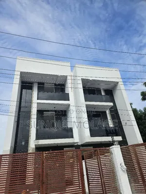 5bdrm Duplex in Adeniyi Jones for rent