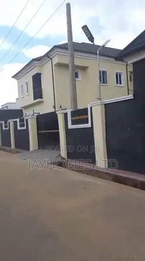 2bdrm Block of Flats in Okpanam Road Asaba, Oshimili South for sale