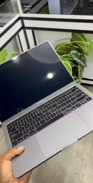 Laptop Apple MacBook Pro 2017 16GB Intel Core I7 SSD 256GB