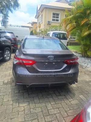 Toyota Camry SE FWD 2020 Gray