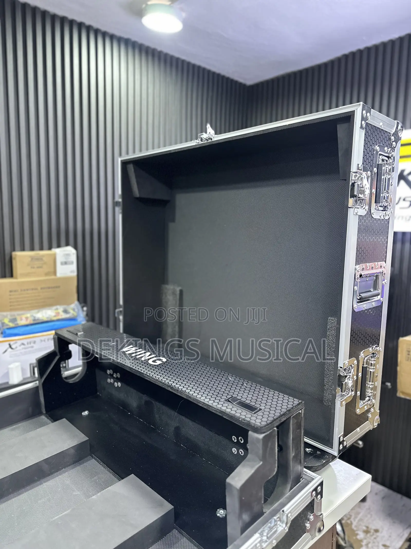 Behringer Wing Digital Mixer Flight Case Box With Wheels