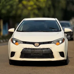 Toyota Corolla LE Premium 4dr Sedan (1.8L 4cyl CVT) 2015 White