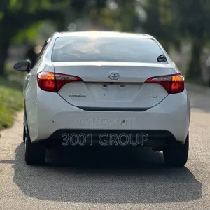 Toyota Corolla LE Premium 4dr Sedan (1.8L 4cyl CVT) 2015 White