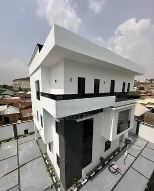 5bdrm Duplex in Guzape District for sale