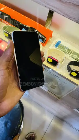 Apple iPhone 11 64 GB White