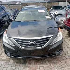 Hyundai Sonata GLS Sedan FWD (2.4L 4cyl 6M) 2012 Black