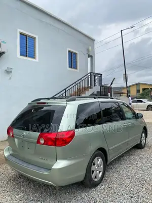 Toyota Sienna LE 2008 Green