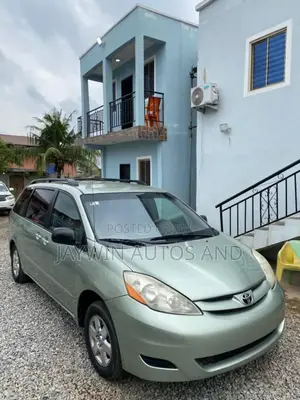 Toyota Sienna LE 2008 Green