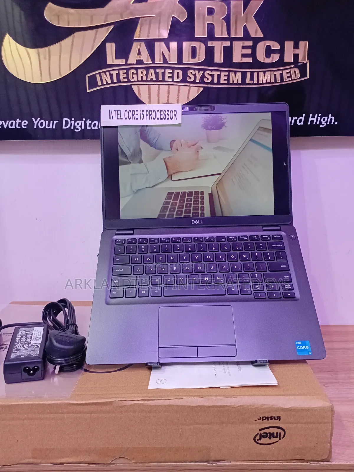 New Laptop Dell Latitude 5310 8GB Intel Core I5 SSD 256GB