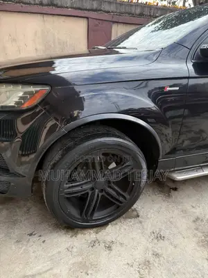 Audi Q7 2012 Black