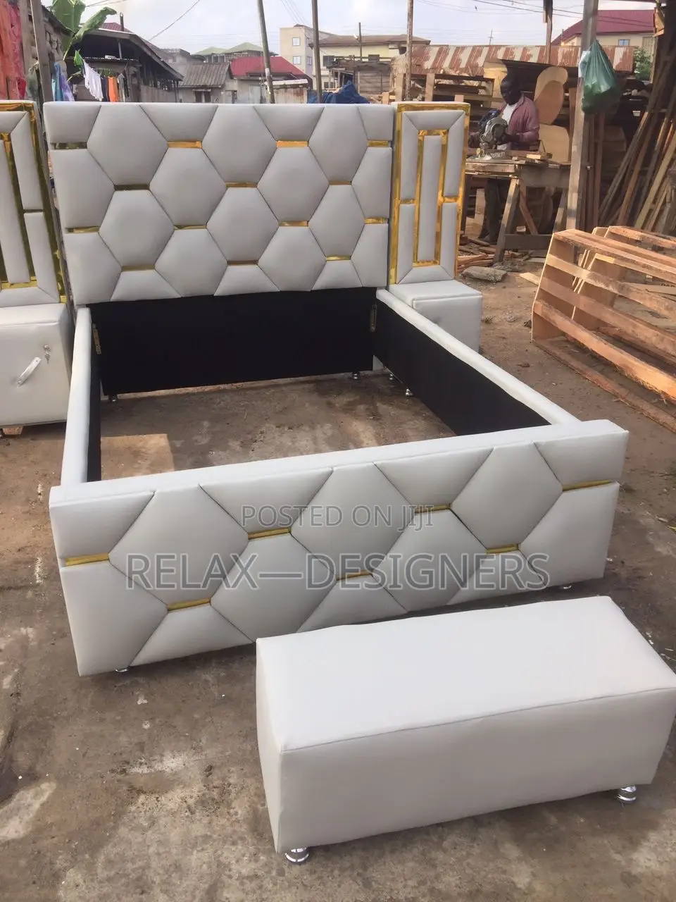 Octagon Bed
