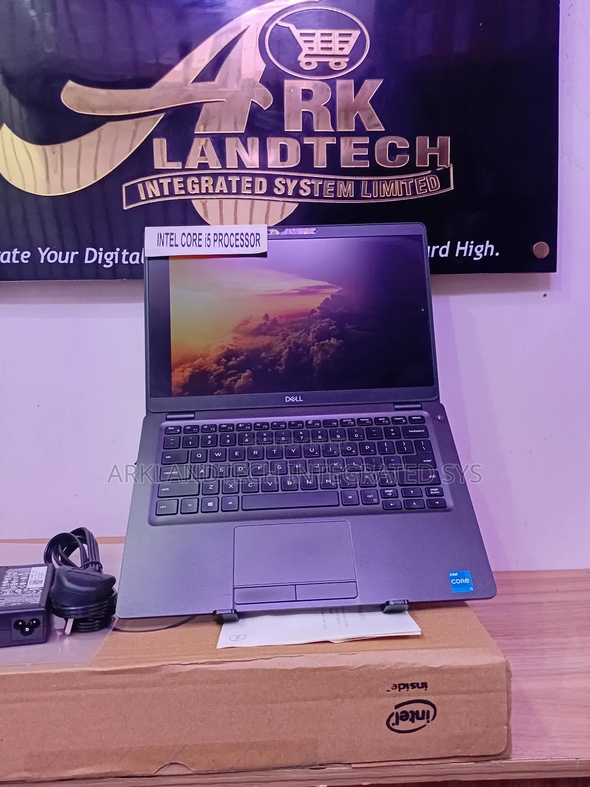 New Laptop Dell Latitude 5340 8GB Intel Core I5 SSD 256GB