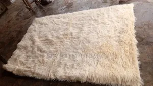 Luxury Fur Center Rug 4by6 Also Available in Bigger Sizes