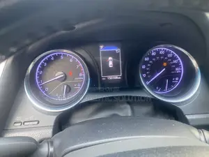 Toyota Camry SE (2.5L 4cyl 8A) 2019 Gray