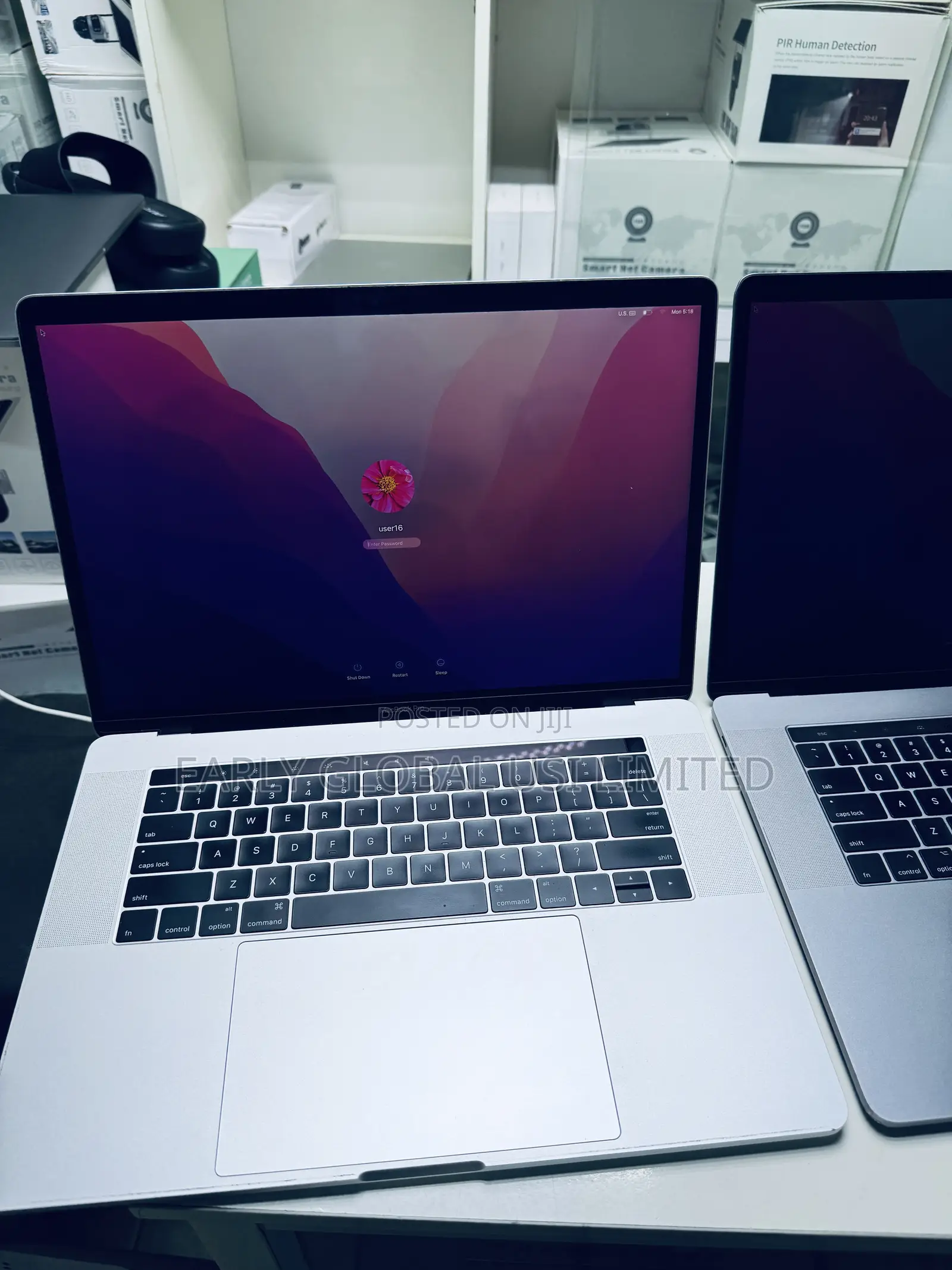 Laptop Apple MacBook Pro 2016 16GB Intel Core I7 SSD 256GB