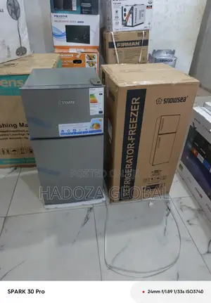 Compact 136l Snowsea Fridge For Daily Use