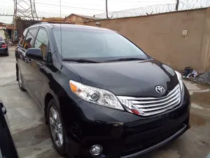 Toyota Sienna 2013 Black