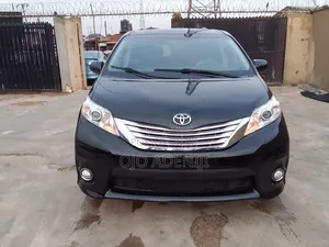 Toyota Sienna 2013 Black