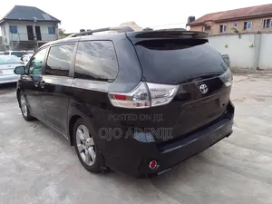 Toyota Sienna 2013 Black