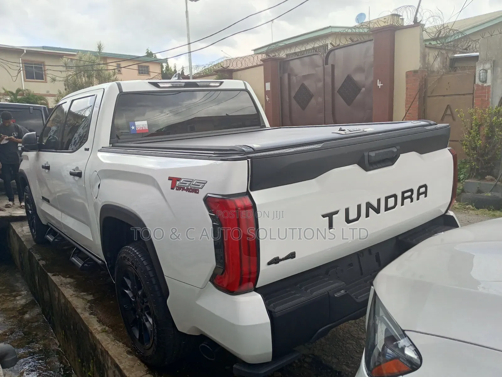 Toyota Tundra 2023 White