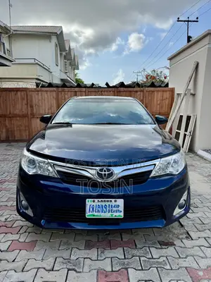 Toyota Camry XLE 4dr Sedan (2.5L 4cyl 6A) 2013 Blue