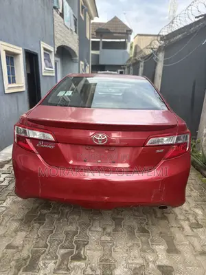 Toyota Camry SE 4dr Sedan (2.5L 4cyl 6A) 2012 Red