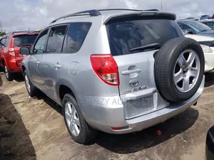 Toyota RAV4 1.8 2007 Silver