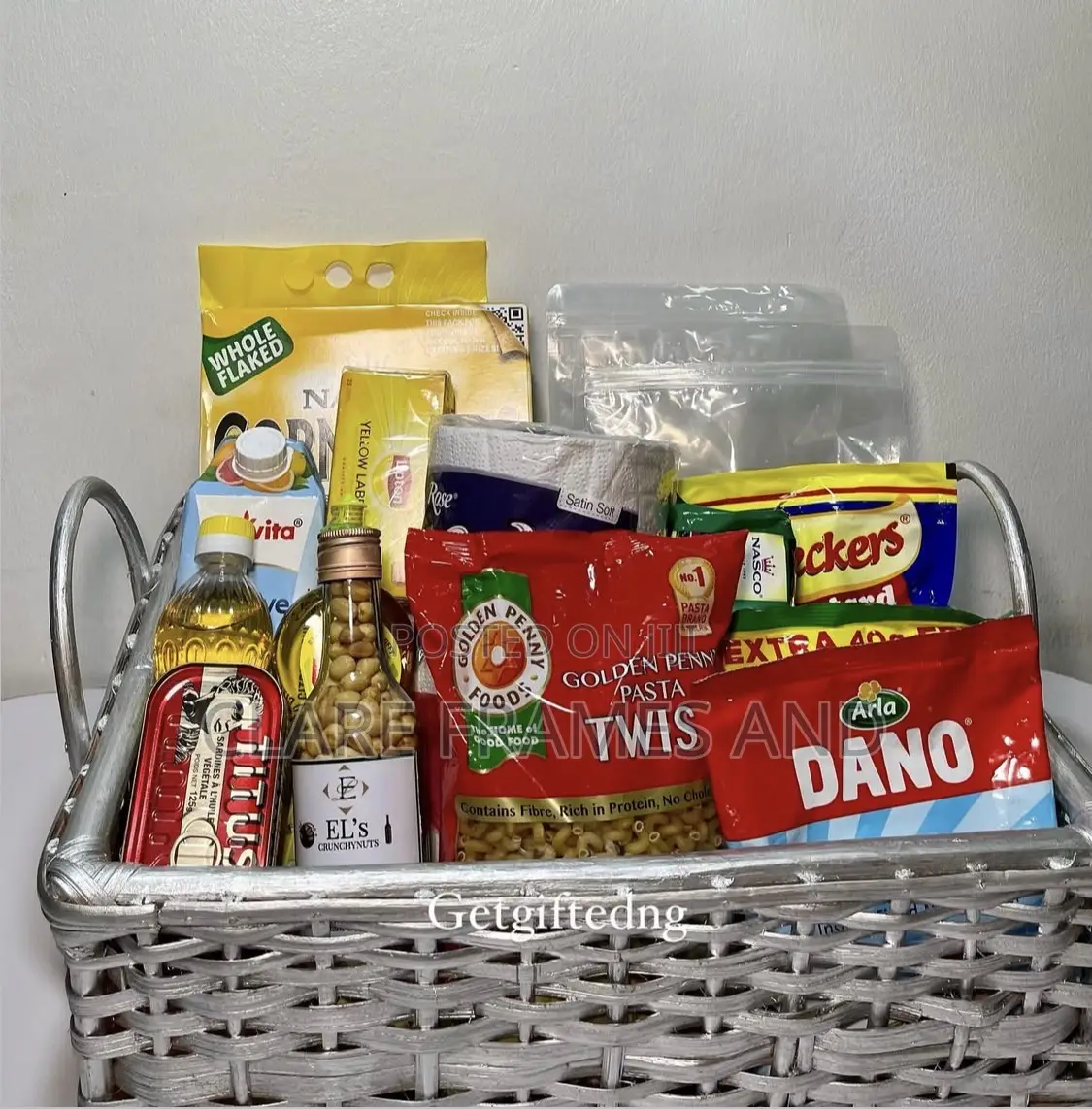 Hamper Gift Package.