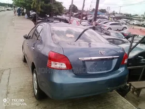 Toyota Yaris 2012 Blue