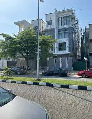 Furnished 5bdrm House in Banana Island for sale