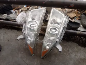 Original Headlight Highlander 2012 Model Available