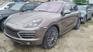 Porsche Cayenne Base 2013 Brown