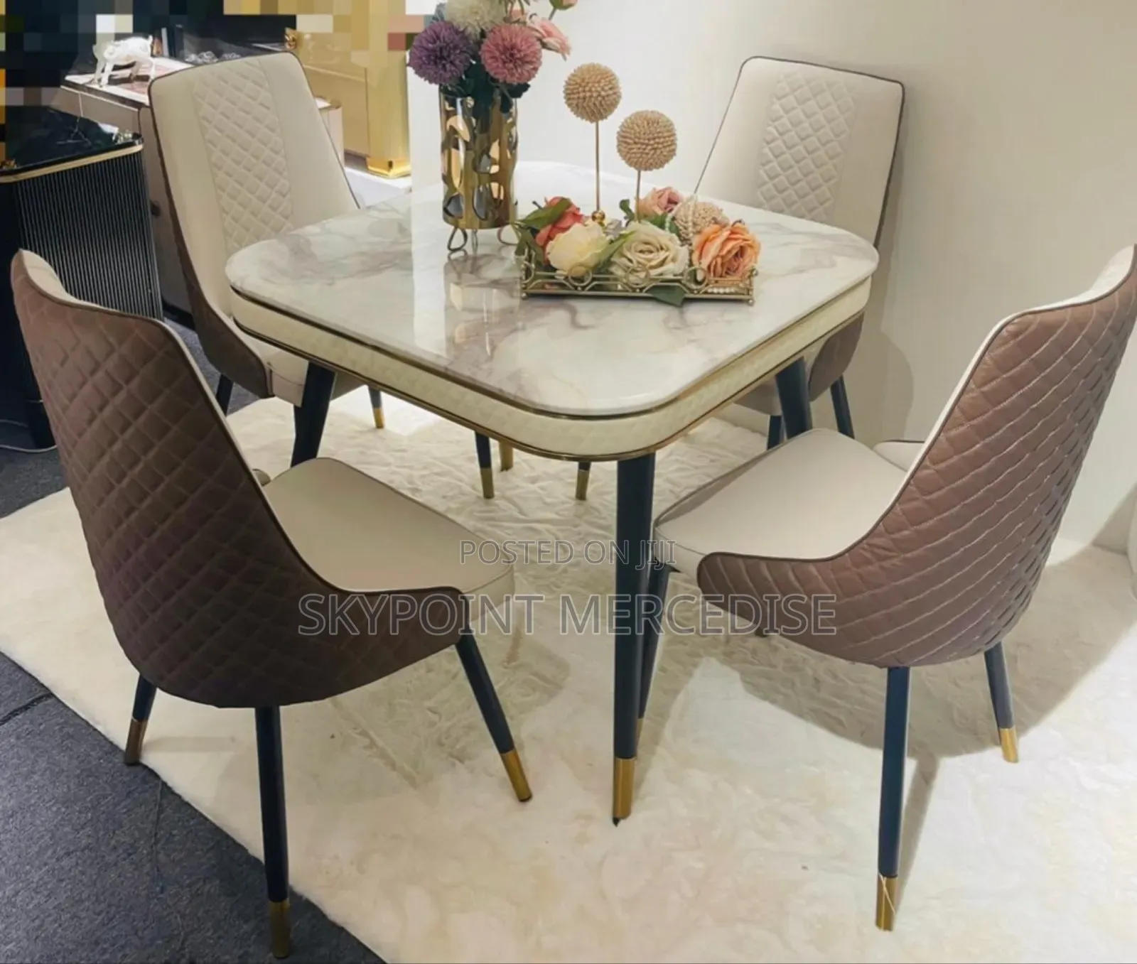 A Set of Dinny Table