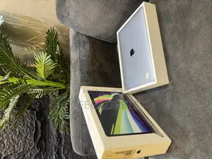 Laptop Apple MacBook Pro 2022 M2 24GB Apple M2 SSD 1T