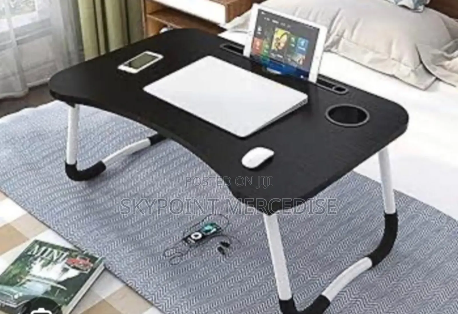 A Laptop Mobile Table