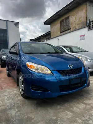 Toyota Matrix Hatchback FWD (1.8L 4cyl 5M) 2010 Blue