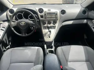 Toyota Matrix Hatchback FWD (1.8L 4cyl 5M) 2010 Blue