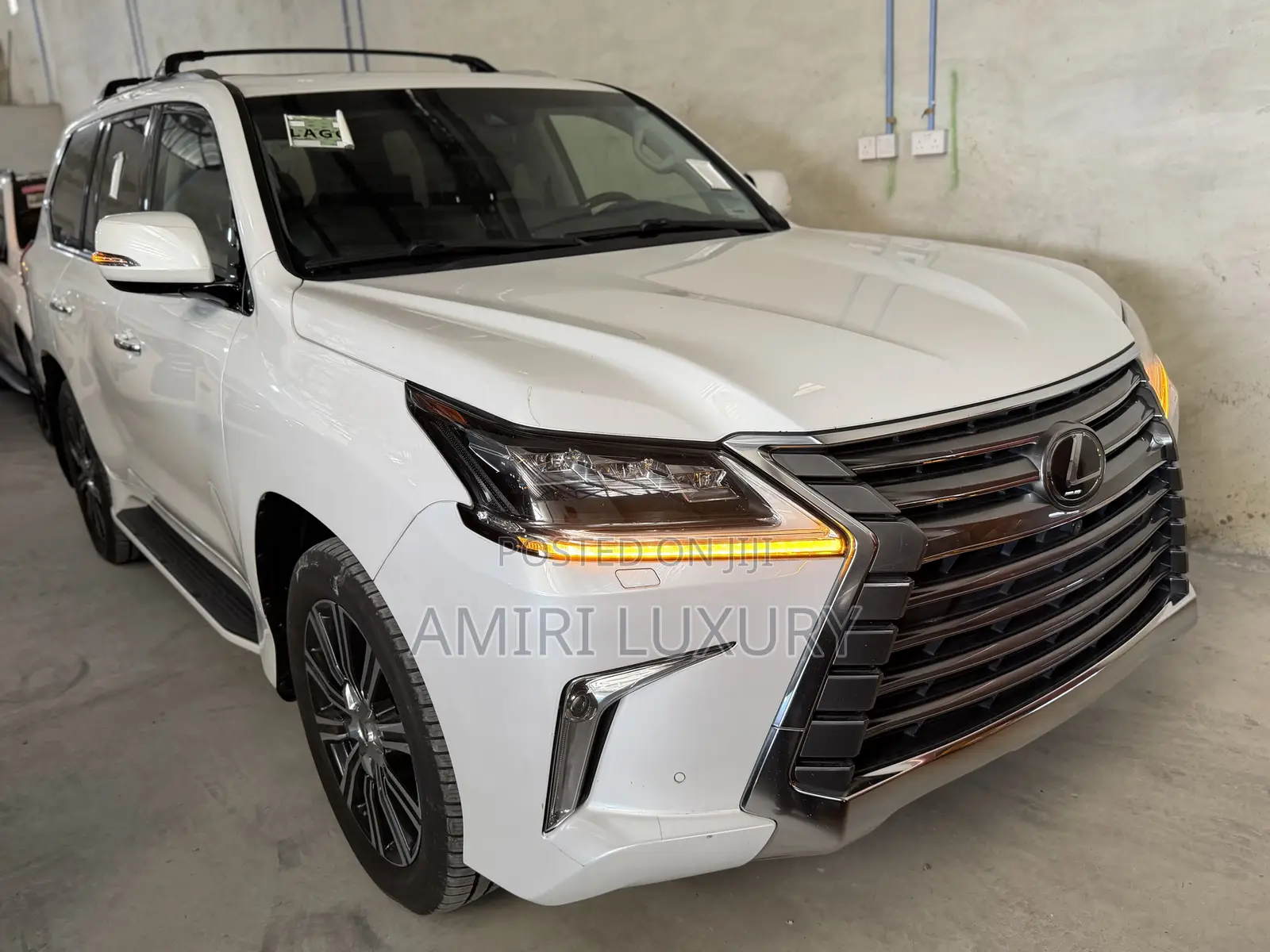 Lexus LX 2018 White