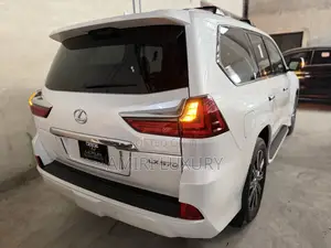 Lexus LX 2018 White