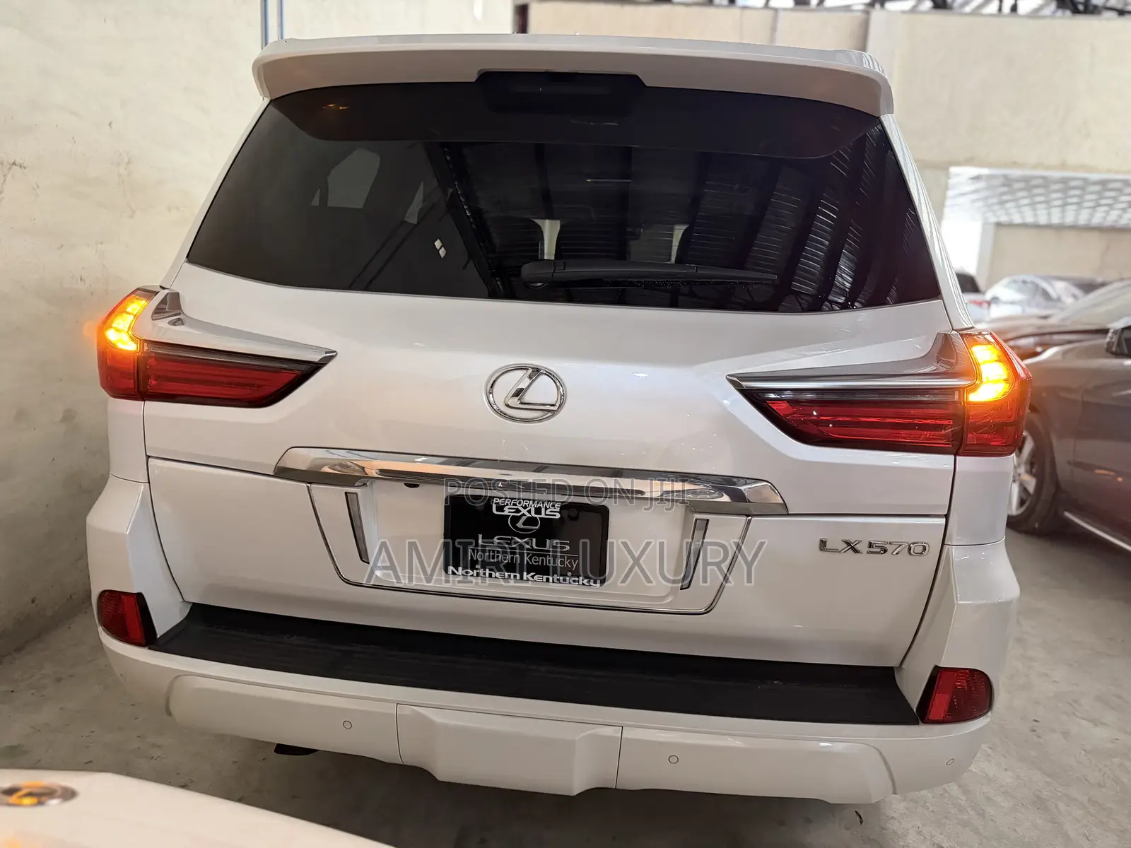 Lexus LX 2018 White