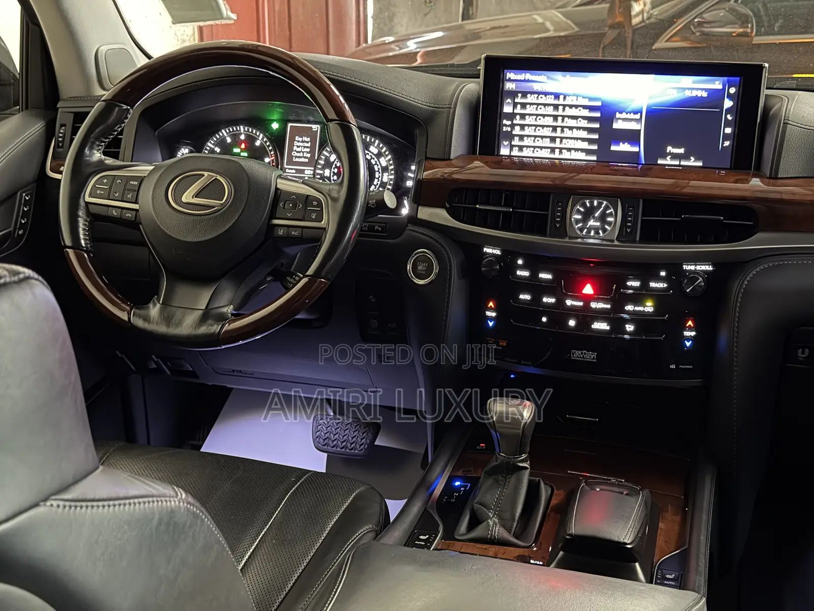 Lexus LX 2018 White