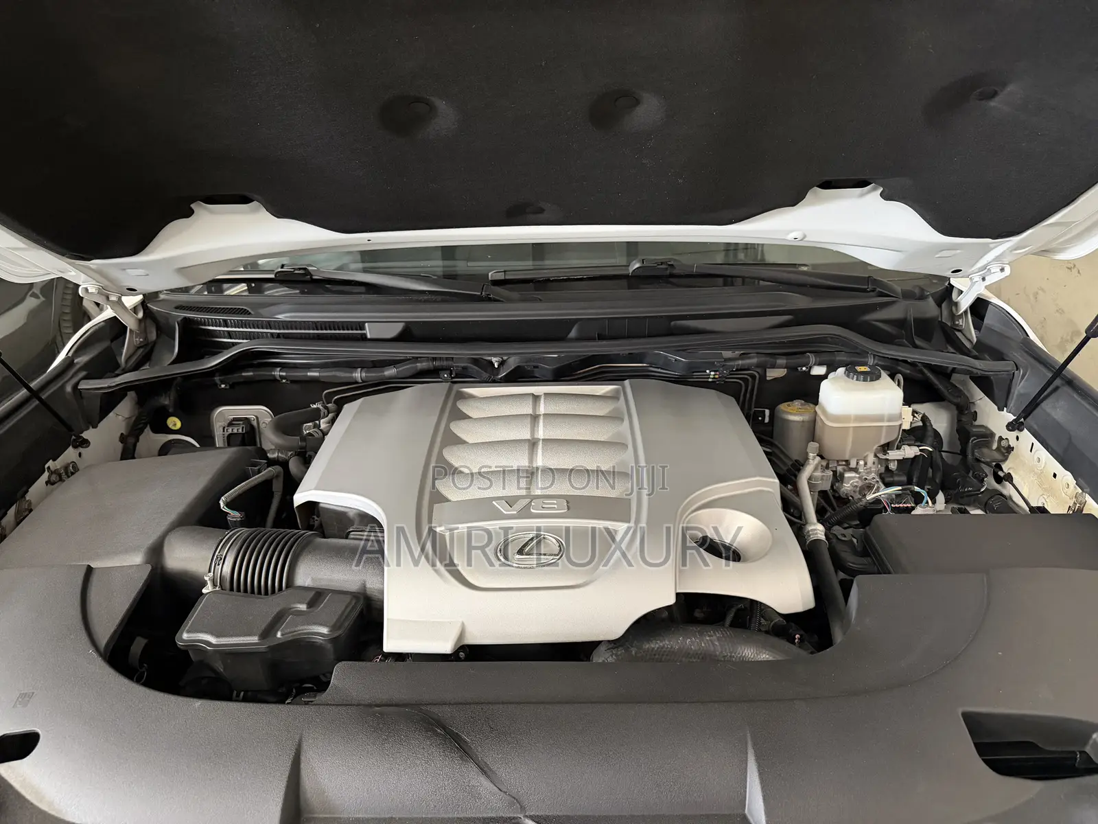 Lexus LX 2018 White