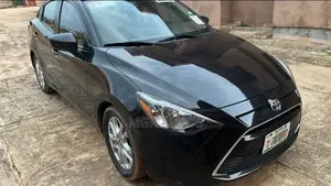Toyota Yaris 2017 Black