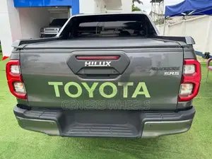 Toyota Hilux 2021 Gray